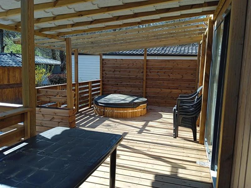 Camping Paradis La Marmotte Акс-ле-Терм Екстериор снимка