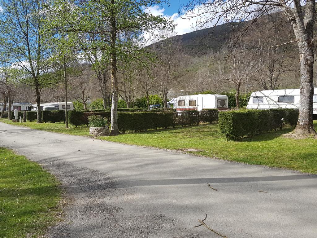 Camping Paradis La Marmotte Акс-ле-Терм Екстериор снимка