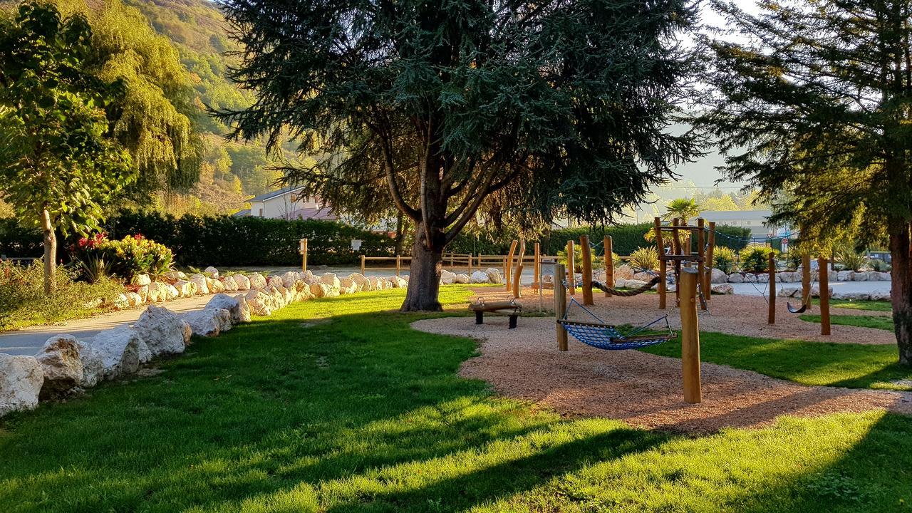 Camping Paradis La Marmotte Акс-ле-Терм Екстериор снимка